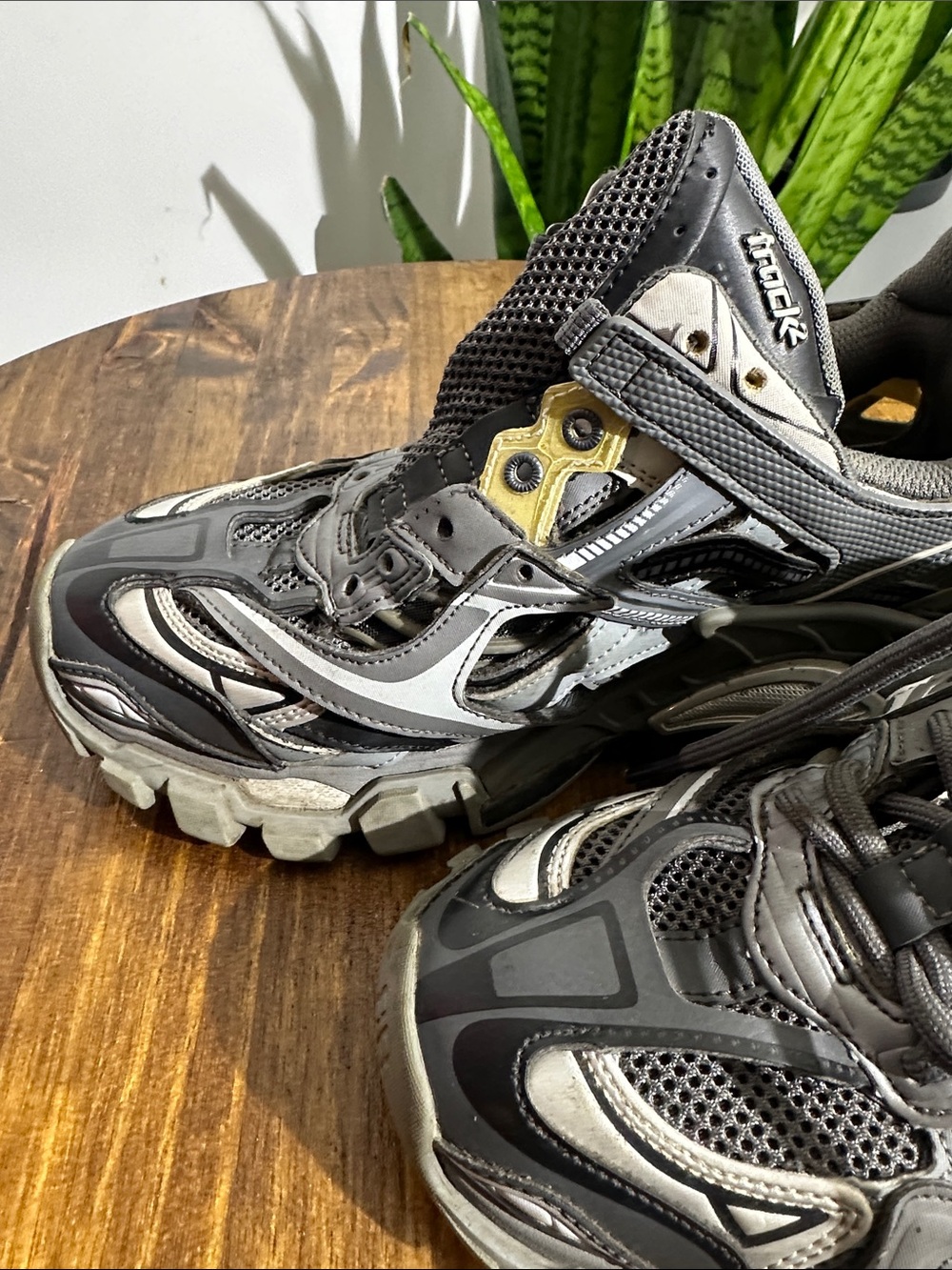 Balenciaga Men’s Gray Black Sneakers with Yellow Accents - Picture 4 of 11